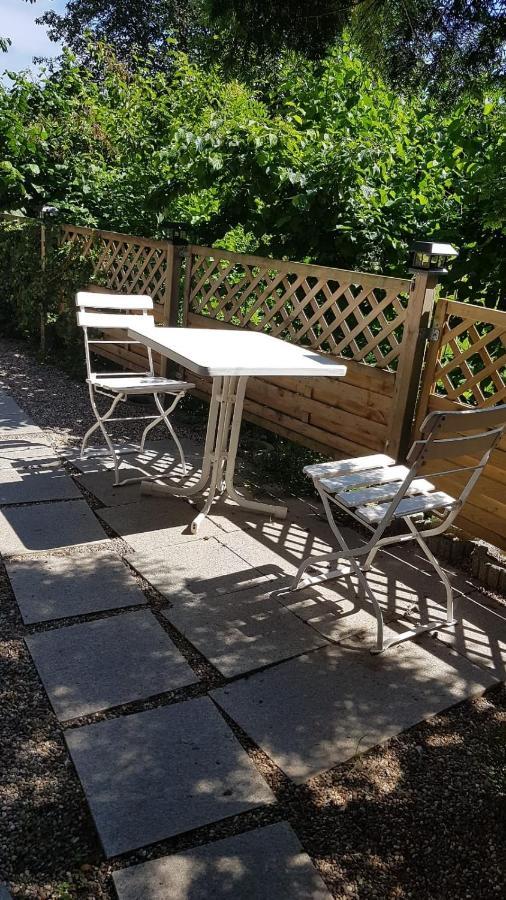 Gemuetliche Wohnung Buhl Bagian luar foto